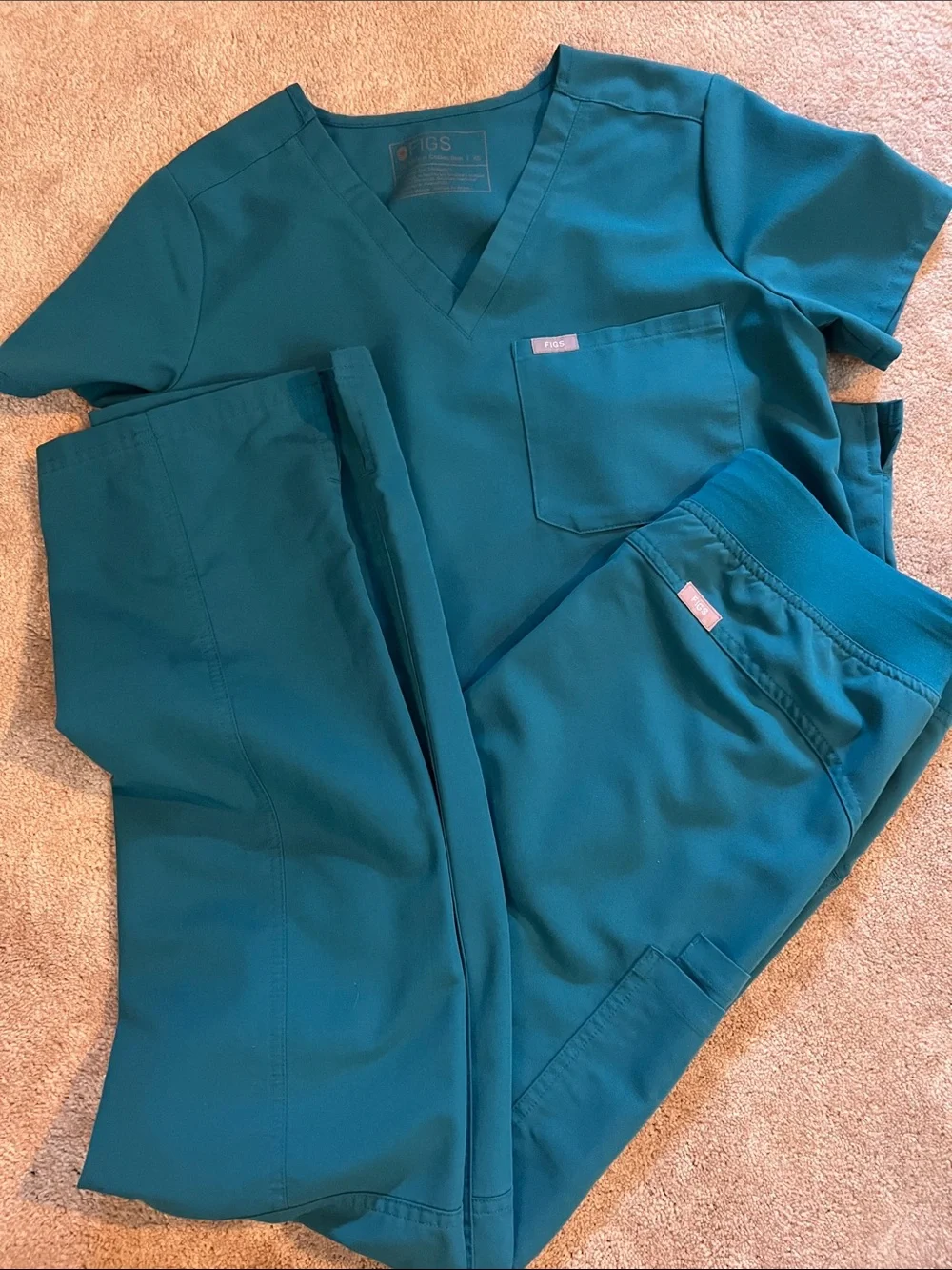FIGS Women’s Teal Scrub Top and Bottom